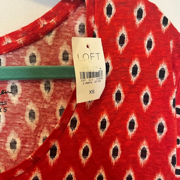 Loft Linen Soft Red Tee with Diamond Design - Picture 3 of 5
